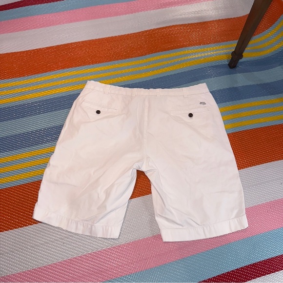 Brooks Brothers Classic White Men's Bermuda Shorts Size 36 - Picture 2 of 3